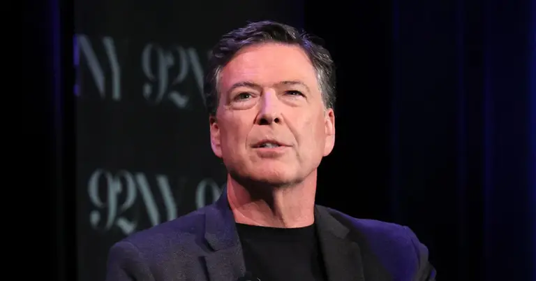 সাবেক এফবিআই পরিচালক জেমস কোমে